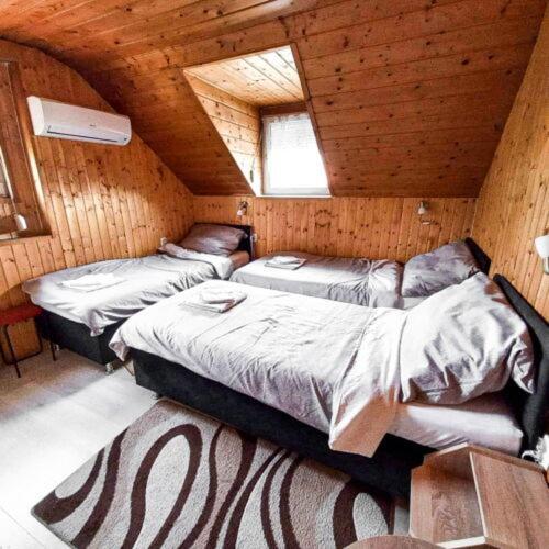 Lenzl'S Panzio Bed & Breakfast Szigetvar Bagian luar foto