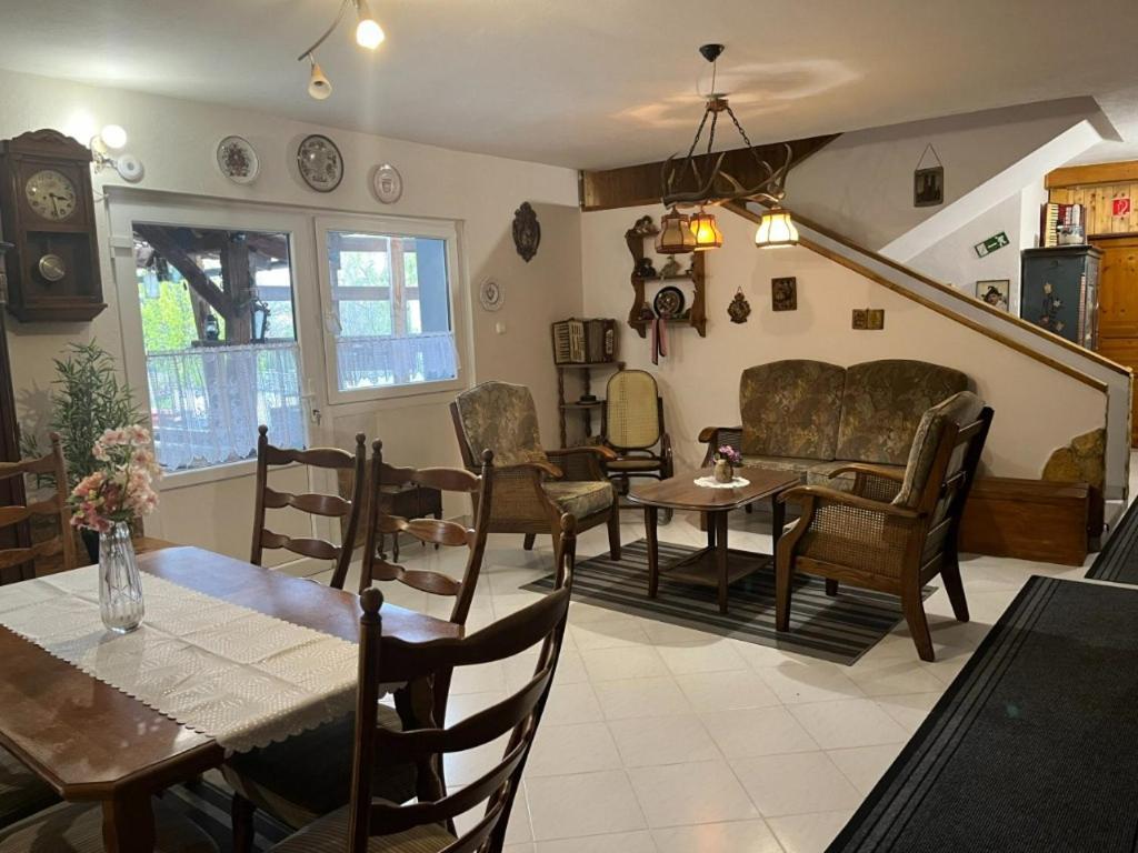 Lenzl'S Panzio Bed & Breakfast Szigetvar Bagian luar foto