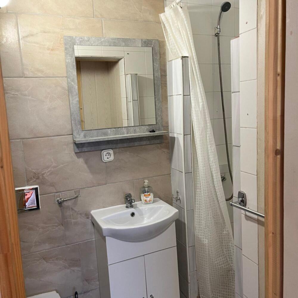 Lenzl'S Panzio Bed & Breakfast Szigetvar Bagian luar foto